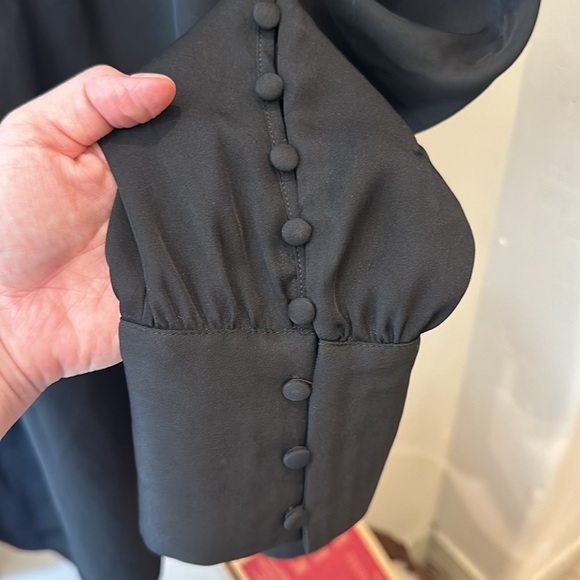 Express top with knitting across the chest - Picture 3 of 3